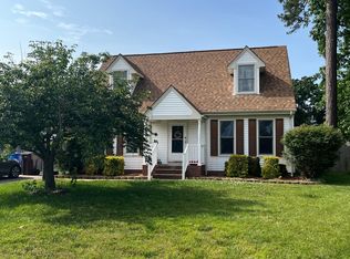 544 Bay Oak Dr, Chesapeake, VA 23323