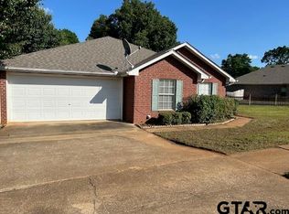 104 Valley View Ln, Jacksonville, TX 75766