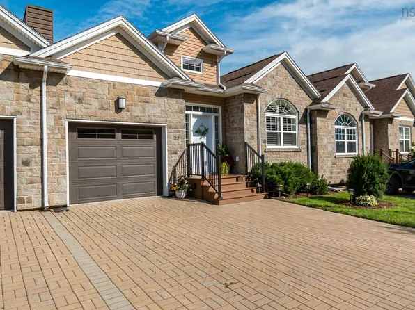 22 Chaucer Ln, Timberlea, NS B3T 0H3