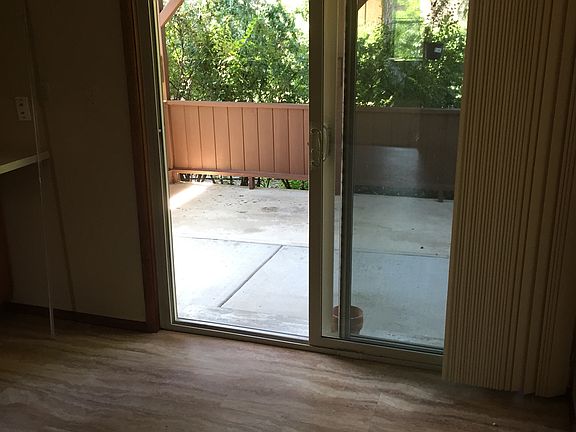 dining room entrance to patio