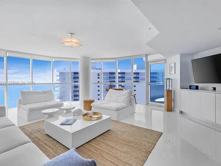 6301 Collins Ave #2103 — Photo 11