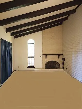 415 E Washington Ave — Photo 3