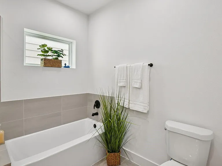 6808 Madrid St — Photo 44