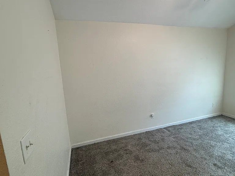 391 Brookview Dr — Photo 21