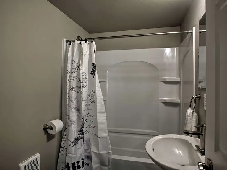 10625 E Trent Ave — Photo 3