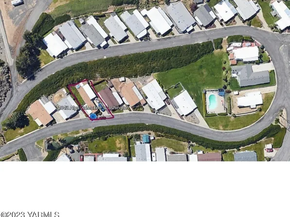 300 Alps Rd Unit 1042, Moxee, WA 98936