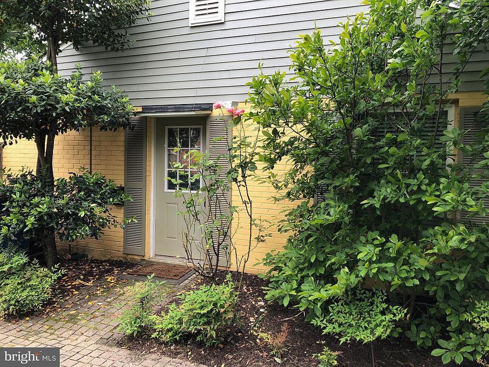 1st image of 4807 Flower Ln E