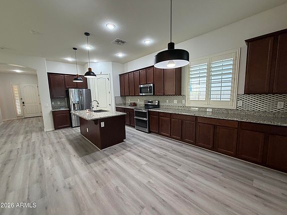 4th image of 2912 E EBONY Drive
