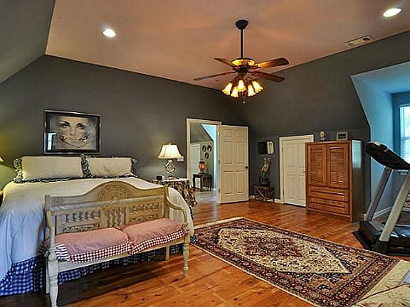 3rd image of 2625 Farmers Branch Ln