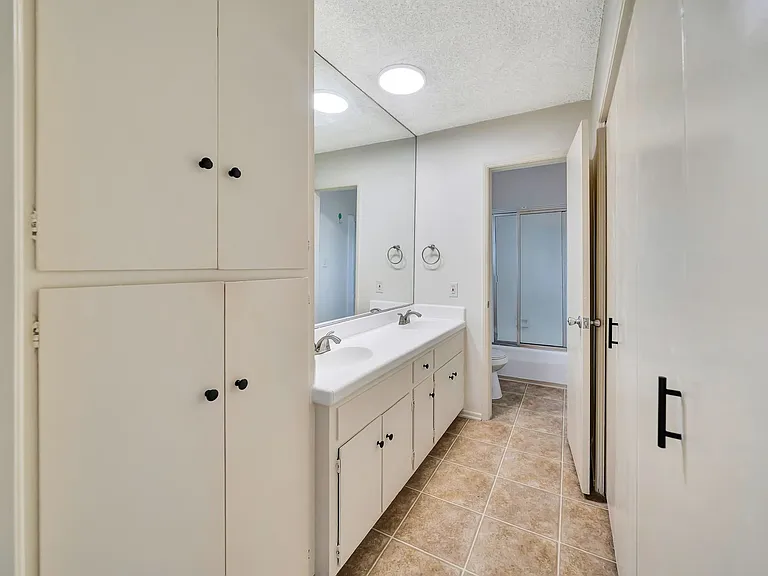10634 Holman Ave #3-2 — Photo 30