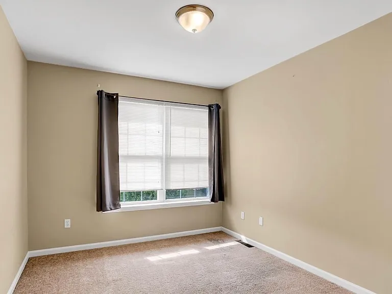 678 Walnut Tree Dr — Photo 15