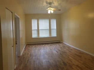 370 E 60th St APT 001, Chicago, IL 60637