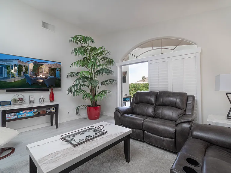 54620 Avenida Diaz — Photo 16
