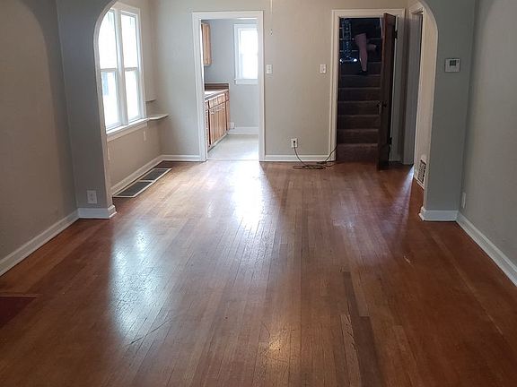 2nd image of 1513 1st St W #41