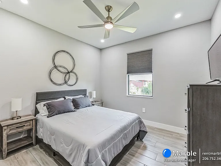 4618 Catalina Ln — Photo 12