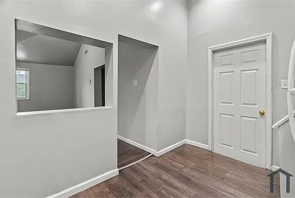 2568 W 19th Pl — Photo 13