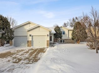 2321 32nd St S, Fargo, ND 58103