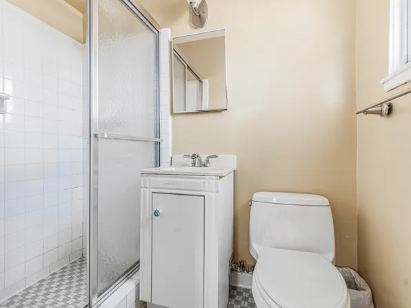 138-10 Franklin Avenue image 4 of 15