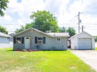 15 S 13th St, Wood River, IL 62095