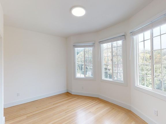 4th image of 2844 Lyon St #300