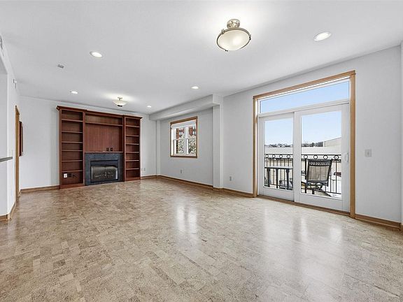 5th image of 847 Quarry Rd APT 303