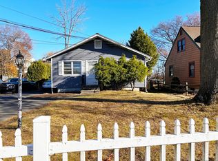 231 York Rd, Fairfield, CT 06825