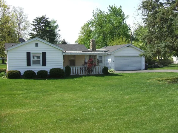 247 E North St, Warrensburg, IL 62573