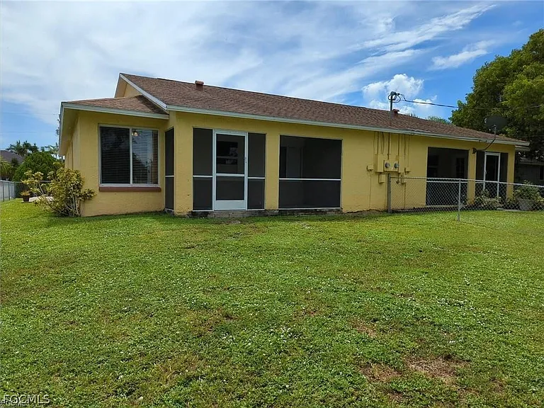 1503 SW 48th Ter — Photo 23