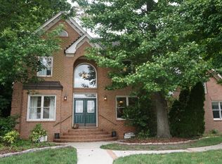 1027 Harwich Dr, Chesapeake, VA 23322