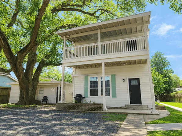 511 W Cleveland St, Alvin, TX