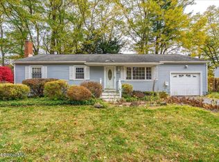 28 Elizabeth Ln, Saratoga Springs, NY 12866
