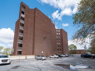 Marine Court, Windsor, ON N9C 4E1