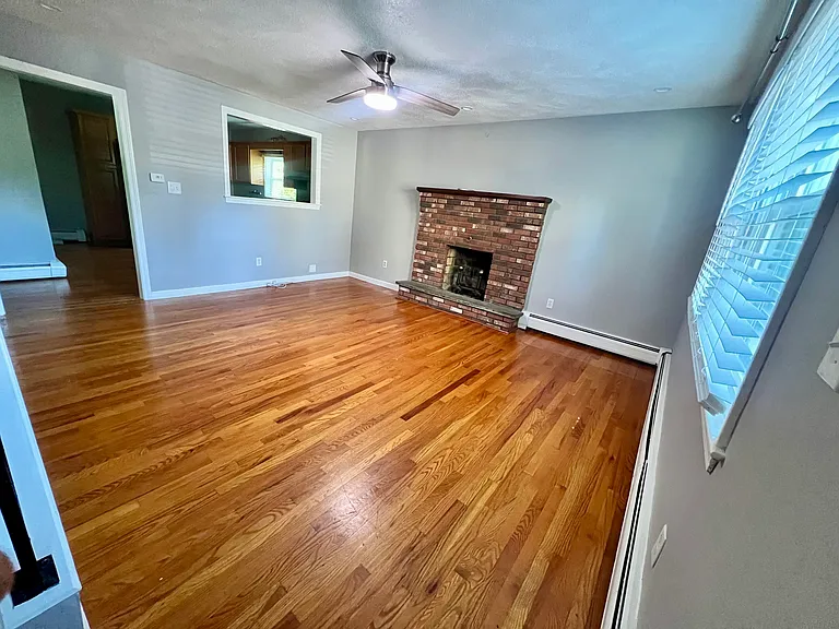 79 1/2 W Britannia St #F — Photo 4