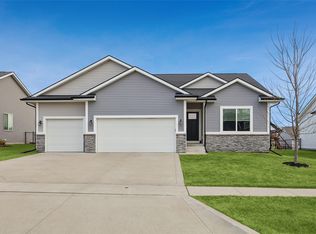 2127 NW Beechwood St, Ankeny, IA 50023