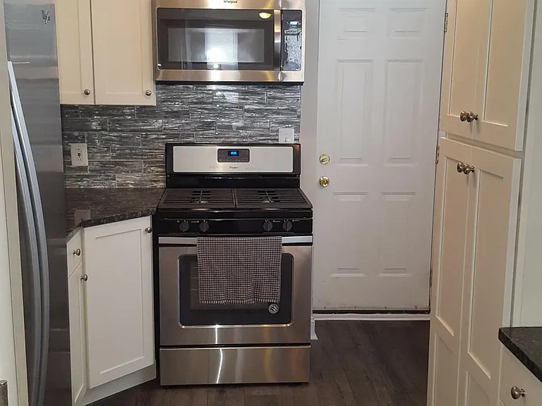 3415 Mount Vernon St — Photo 8