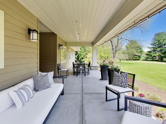 3rd image of 5499 Topanga Dr
