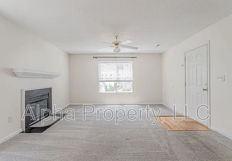 7 Hammett Grove Ln — Photo 4