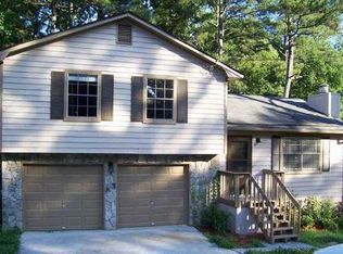 3896 Tree Bark Ln, Snellville, GA