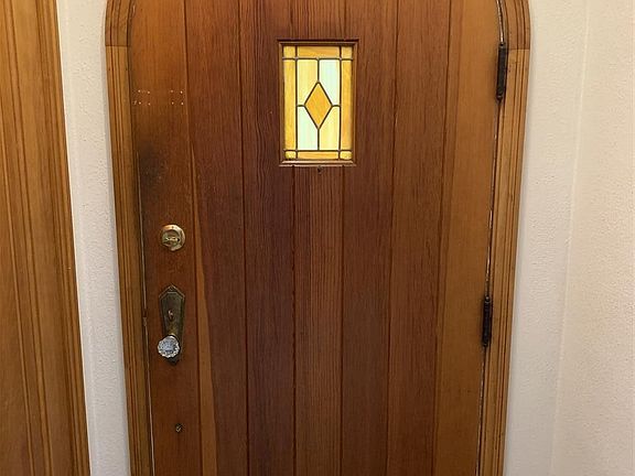 2nd image of 3253 Jackson St