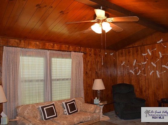 4th image of 420 Candlestick Dr
