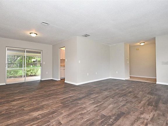 3rd image of 517 Briarwood Ct