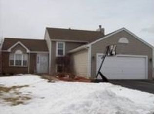 901 E Chicory Ln, Lake Villa, IL 60046