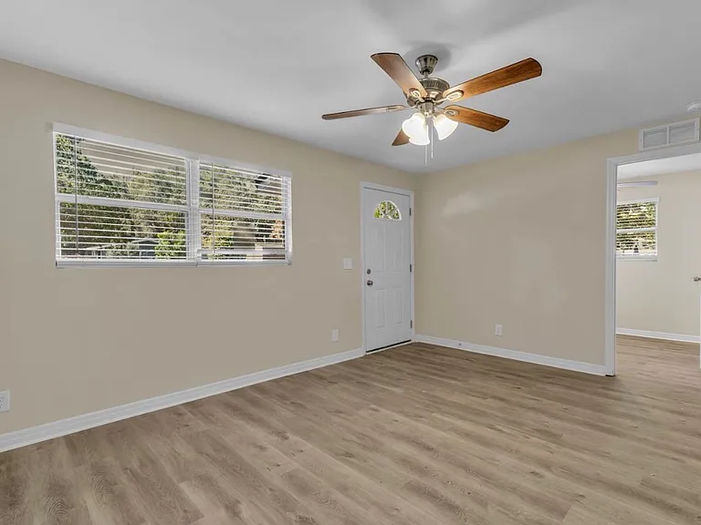 4464 Melvin Cir E — Photo 7