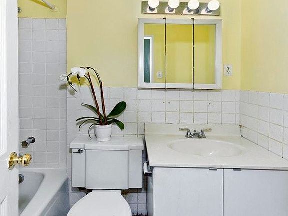 4th image of 525 E 82nd St APT 1-E