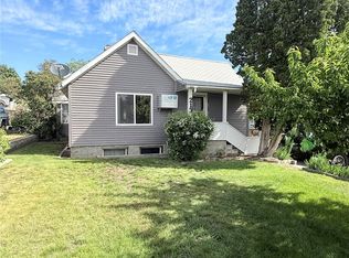 213 Bartlett Avenue E, Omak, WA 98841