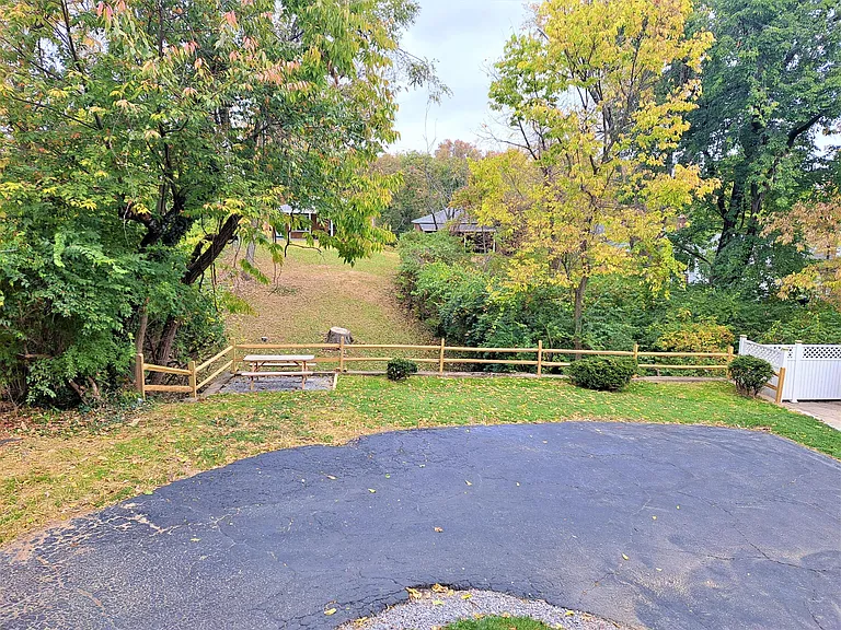 2886 Temple Ave — Photo 12