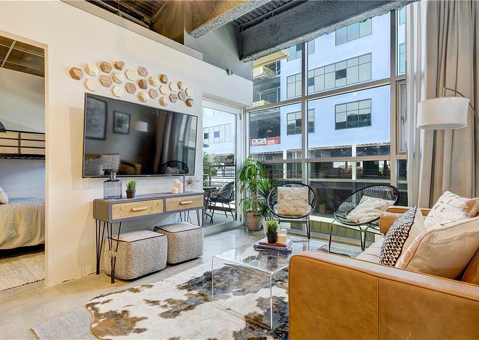 1st image of 601 Brushy St Suite 201
