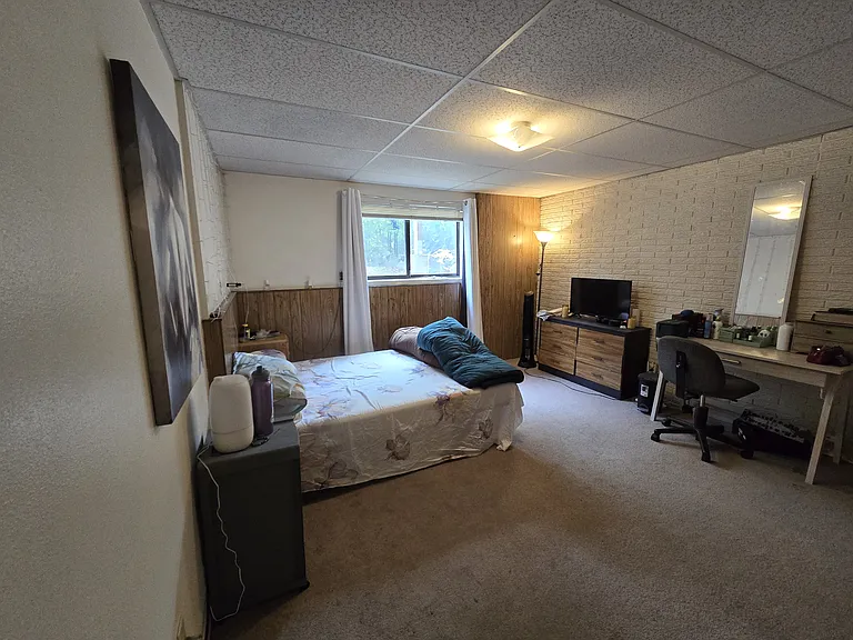 1913 NW Turner Dr — Photo 7