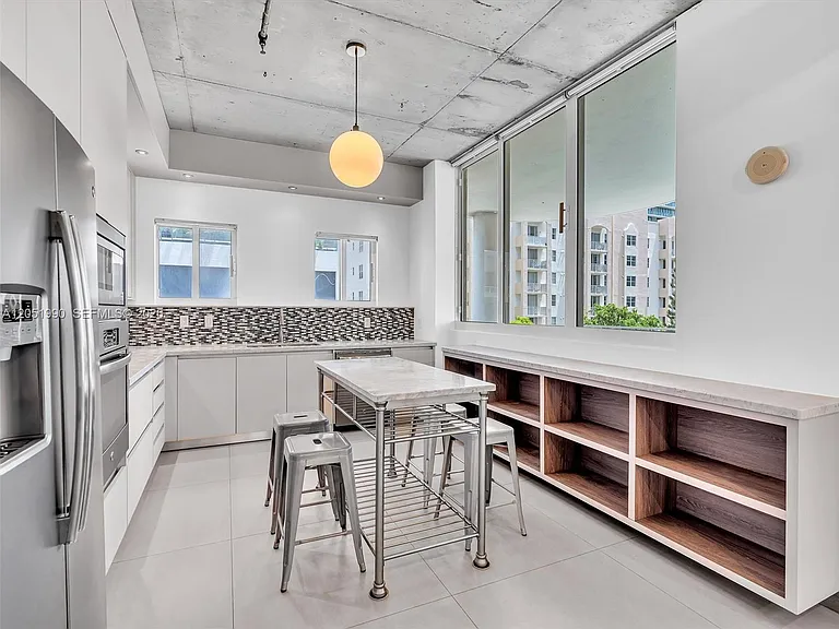 444 NE 30th St #608 — Photo 32