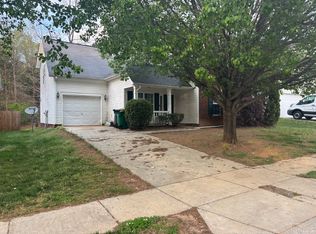 9613 Bradstreet Commons Way, Charlotte, NC 28215